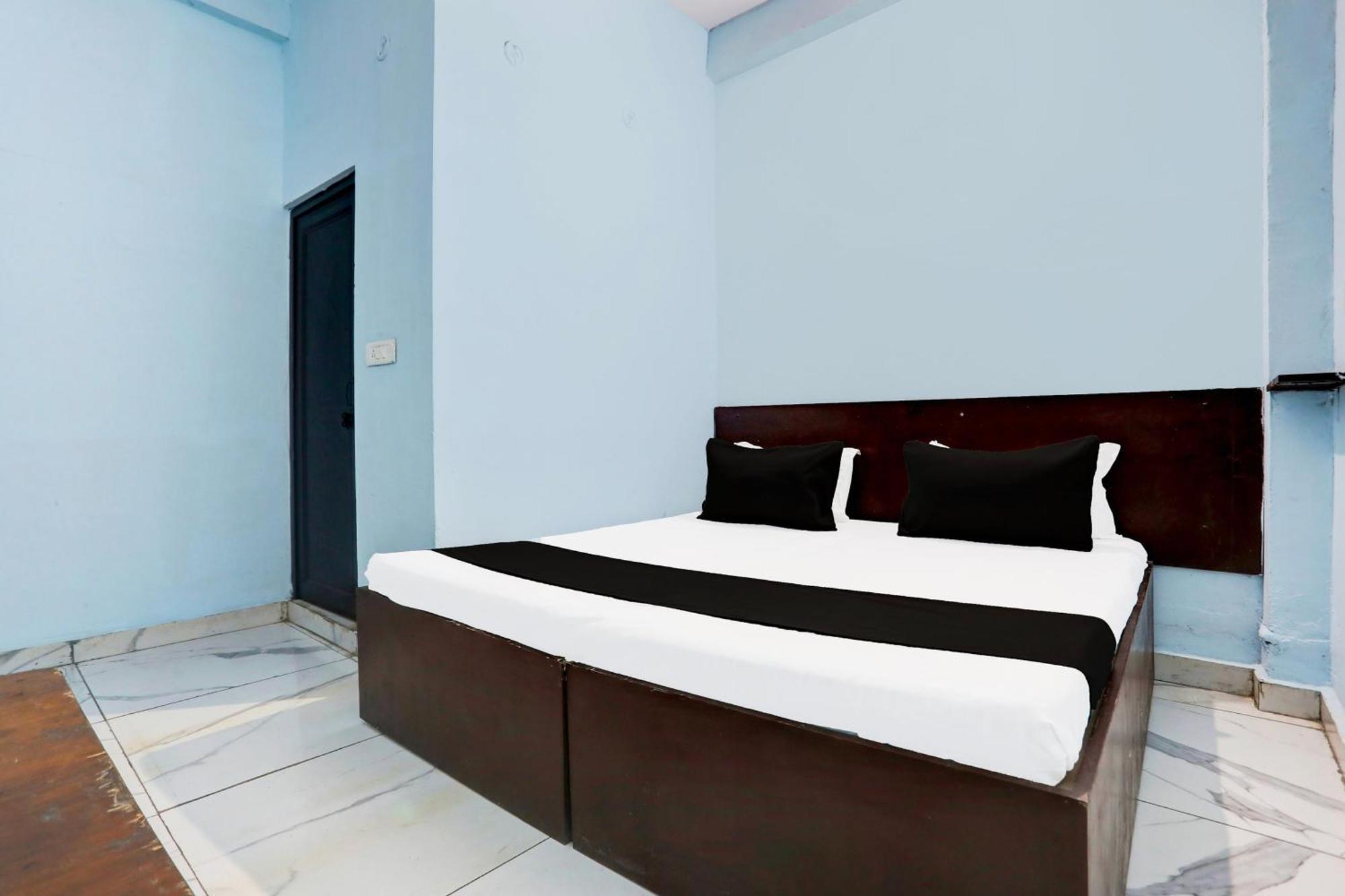 Spot On New Diamond Guest House Rudrapur Exterior photo