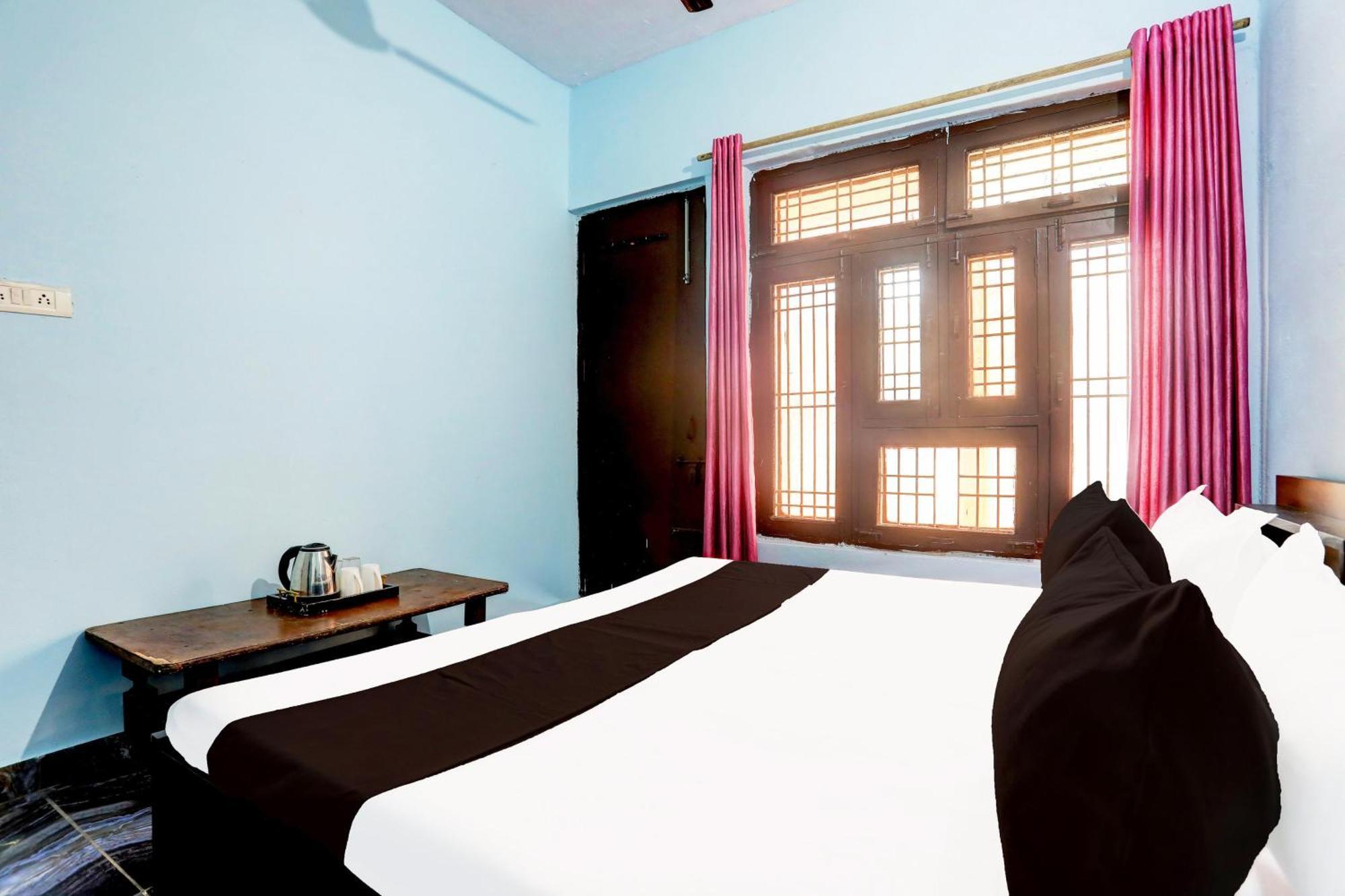 Spot On New Diamond Guest House Rudrapur Exterior photo