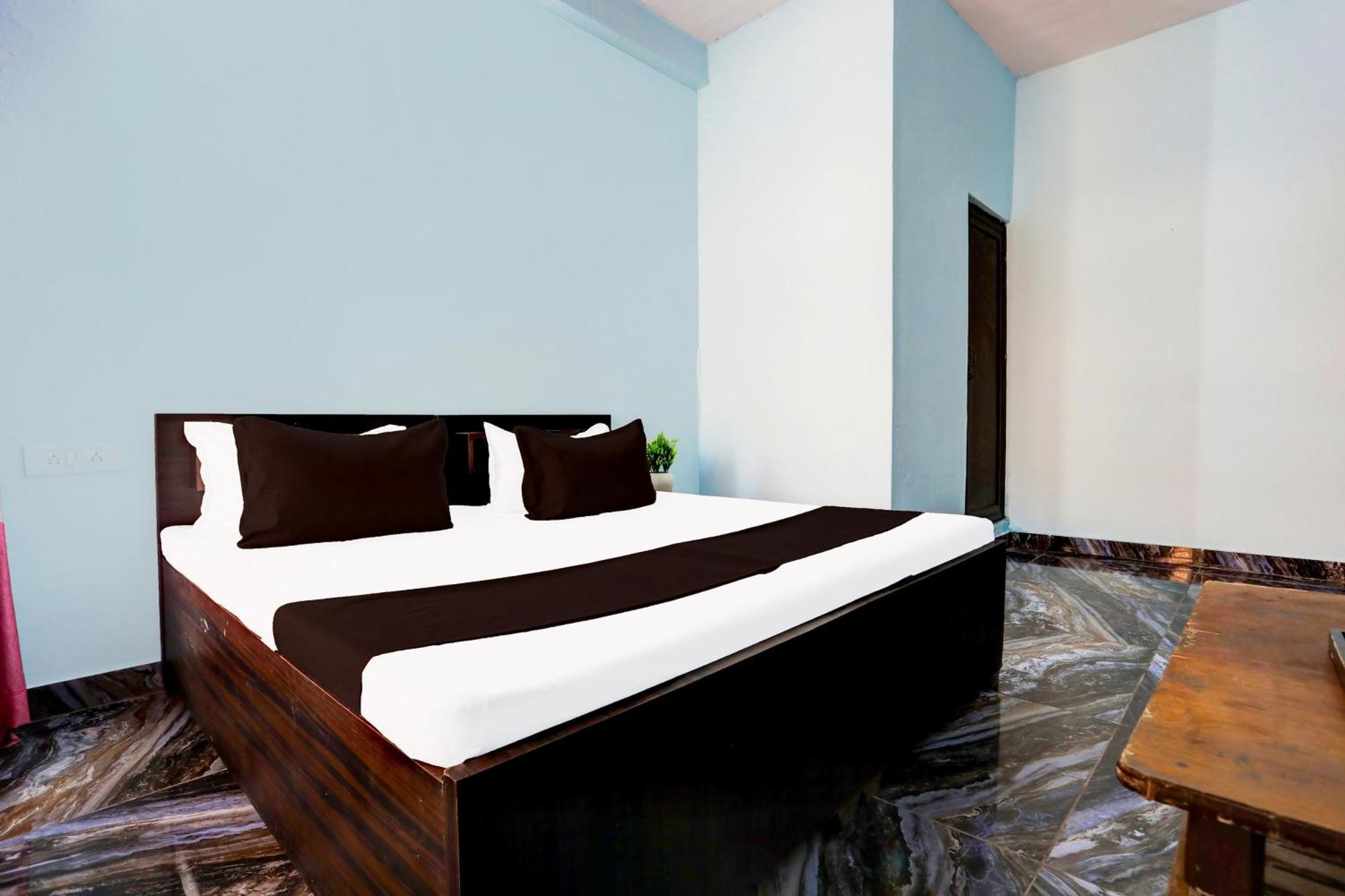 Spot On New Diamond Guest House Rudrapur Exterior photo
